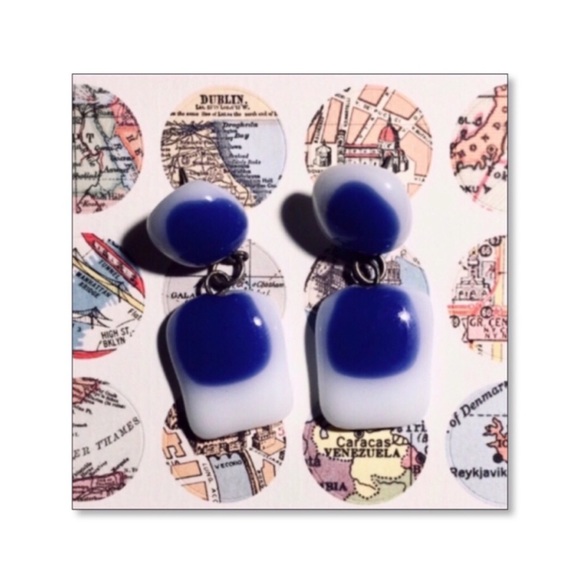 Vintage Mod Acrylic Drop Earrings in Blue White - Picture 3 of 5